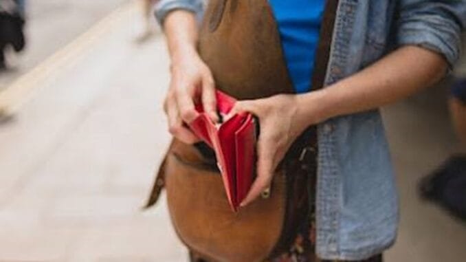Ark Invest Splashes $47-M On Coinbase, BitMine Shares After US Coinbase