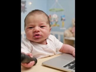 The Baby's Guide: How to Make Money with AI! | البيبي يشرح كيفية الربح من الذكاء الاصطناعي #baby