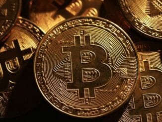 Bitcoin dominance dips to 23.6 fib level, signals potential altcoin rotation