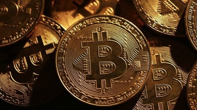 Bitcoin dominance dips to 23.6 fib level, signals potential altcoin Bitcoin dominance dips to 23.6 fib level, signals potential altcoin rotation