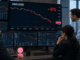 Uniswap slides 9% as weak retail demand threatens key support